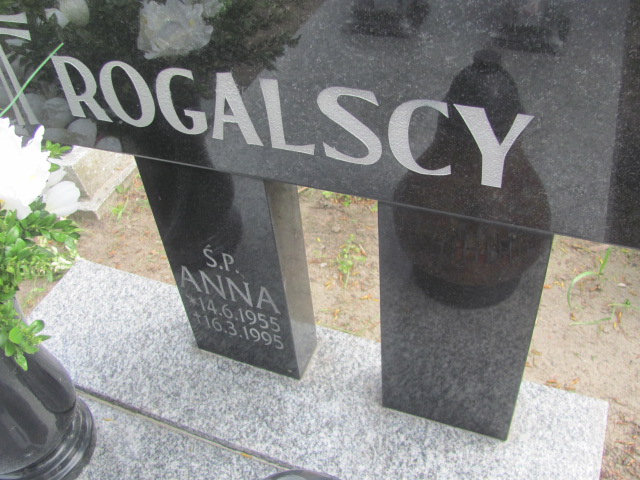 Anna Rogalska 1955 Gniezno Bierzglinek - Grobonet - Wyszukiwarka osób pochowanych